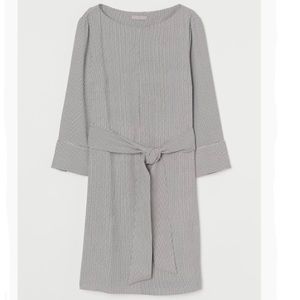 ✨SOLD!!✨ H&M LIKE NEW!! Womens dress!